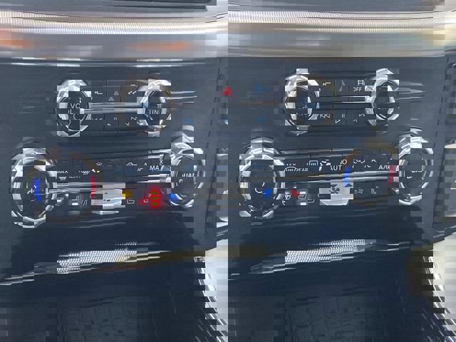 Used 2025 Ford F150 Lariat w/ Equipment Group 501A Mid image 25