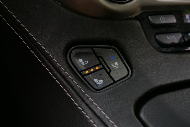 Used 2020 GMC Yukon Denali AWD/4WD image 14