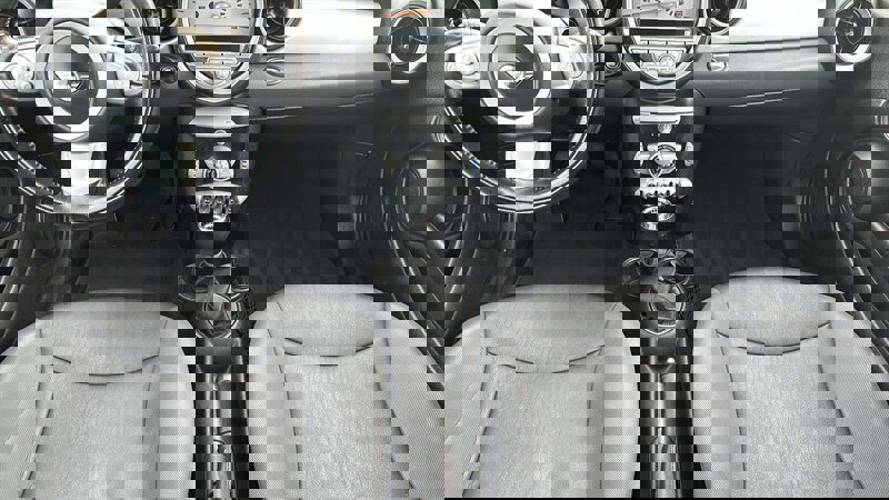 Used 2010 MINI Cooper Hardtop image 14