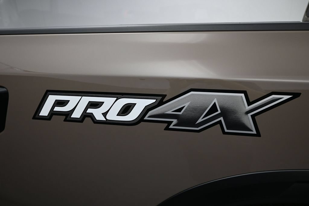 Used 2024 Nissan Titan PRO-4X w/ Pro-4x Convenience Package AWD/4WD image 12