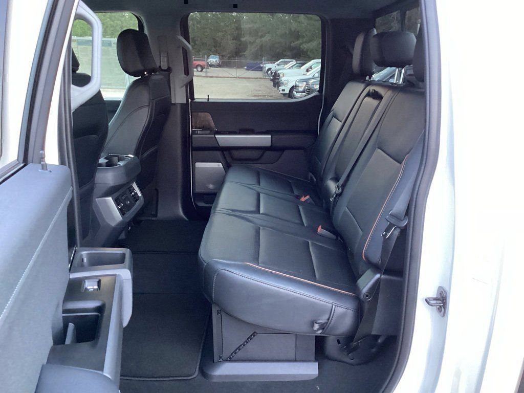 New 2026 Ford F250 Lariat w/ Black Appearance Package AWD/4WD image 38