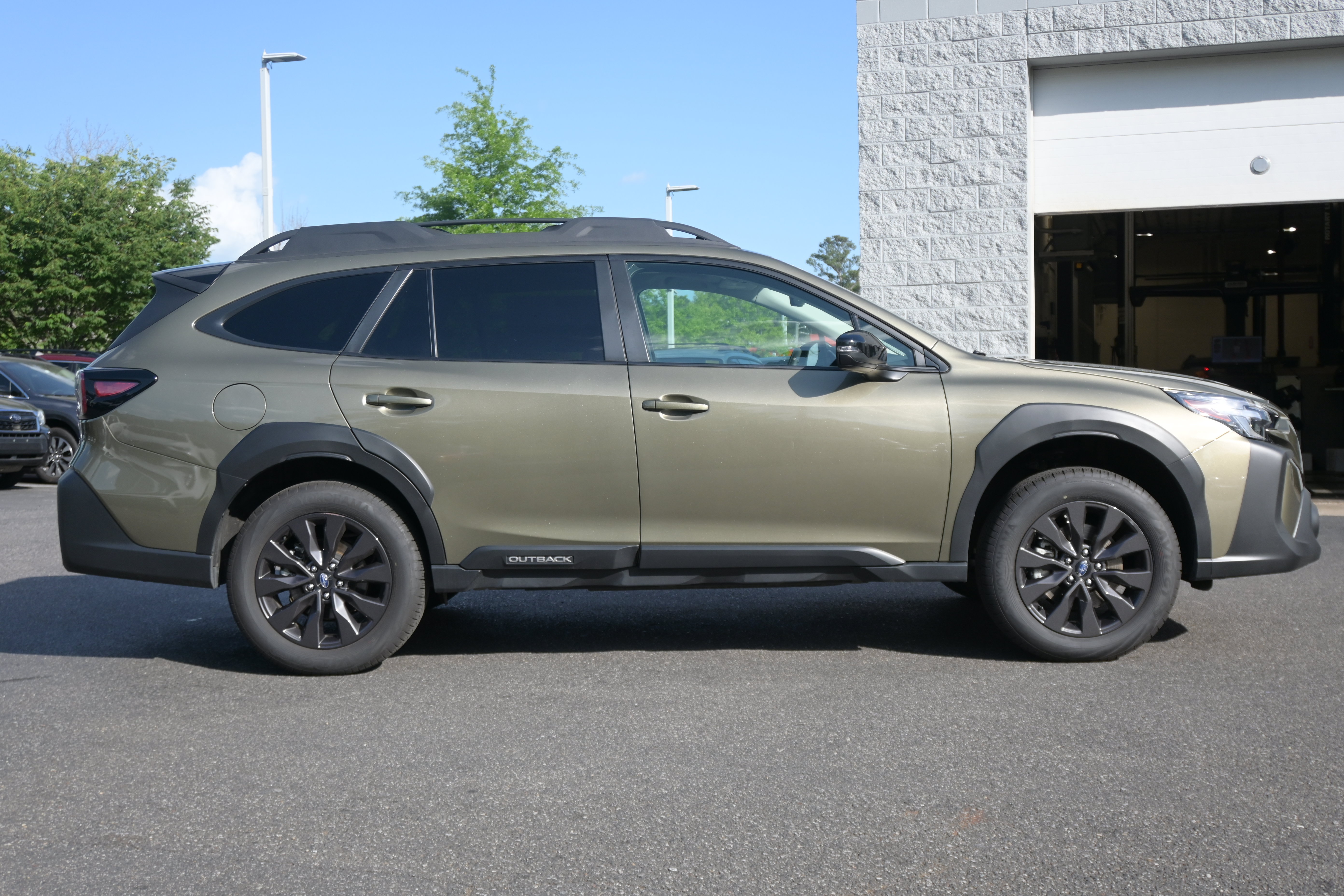 Certified 2025 Subaru Outback Onyx Edition AWD/4WD image 10