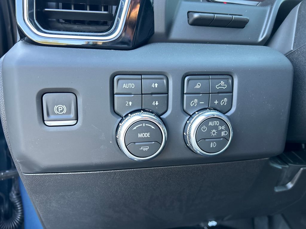 New 2026 GMC Sierra 3500 Denali w/ Denali Reserve Package AWD/4WD image 23