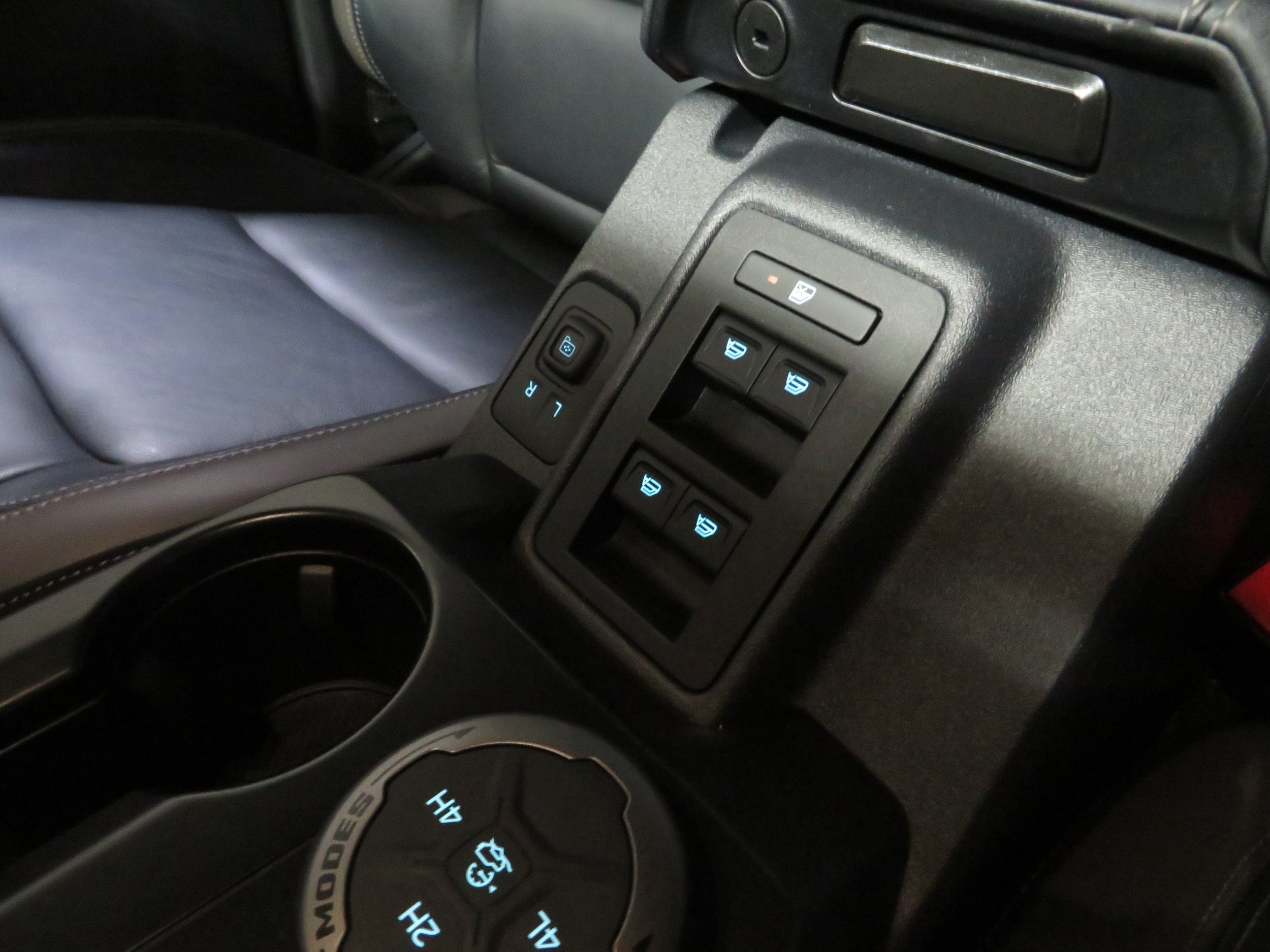 Used 2025 Ford Bronco Outer Banks AWD/4WD image 13