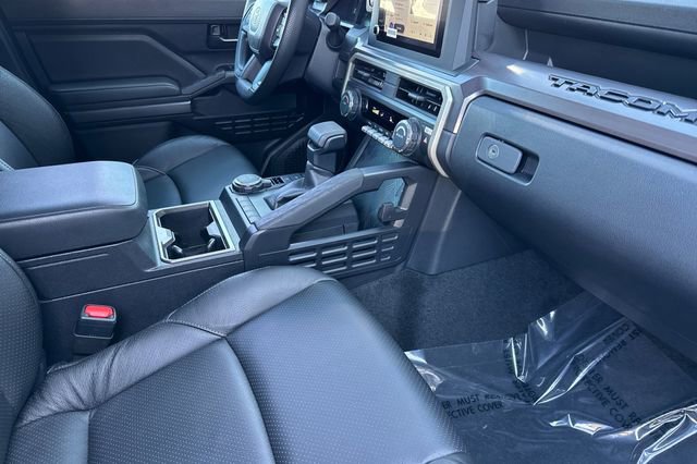 Used 2025 Toyota Tacoma SR5 image 19