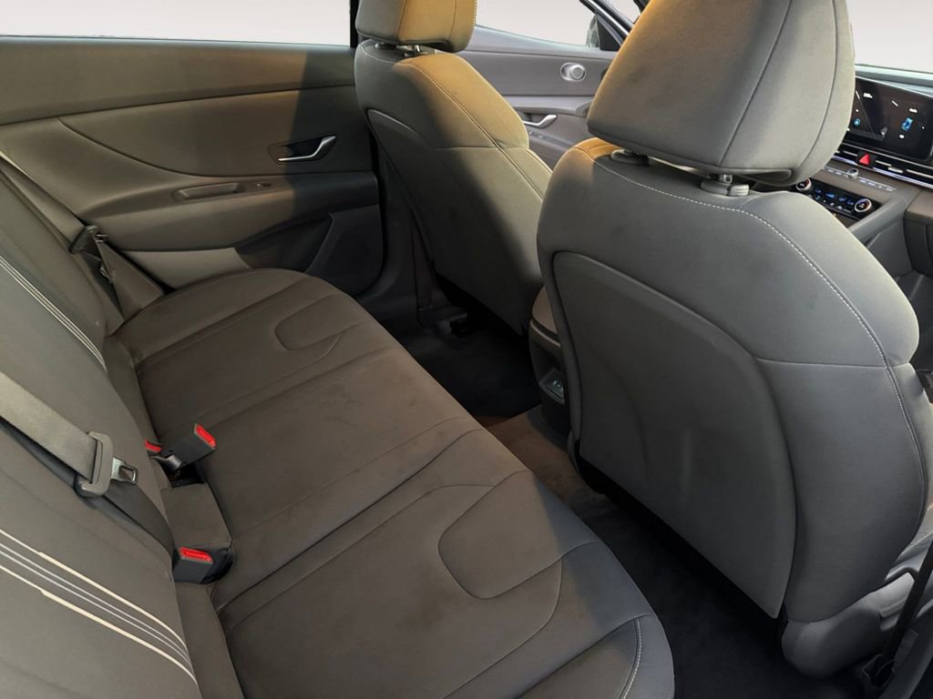 Used 2024 Hyundai Elantra SEL image 29