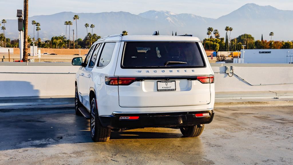 Used 2024 Jeep Wagoneer Series II w/ Flexible Seating Group image 7