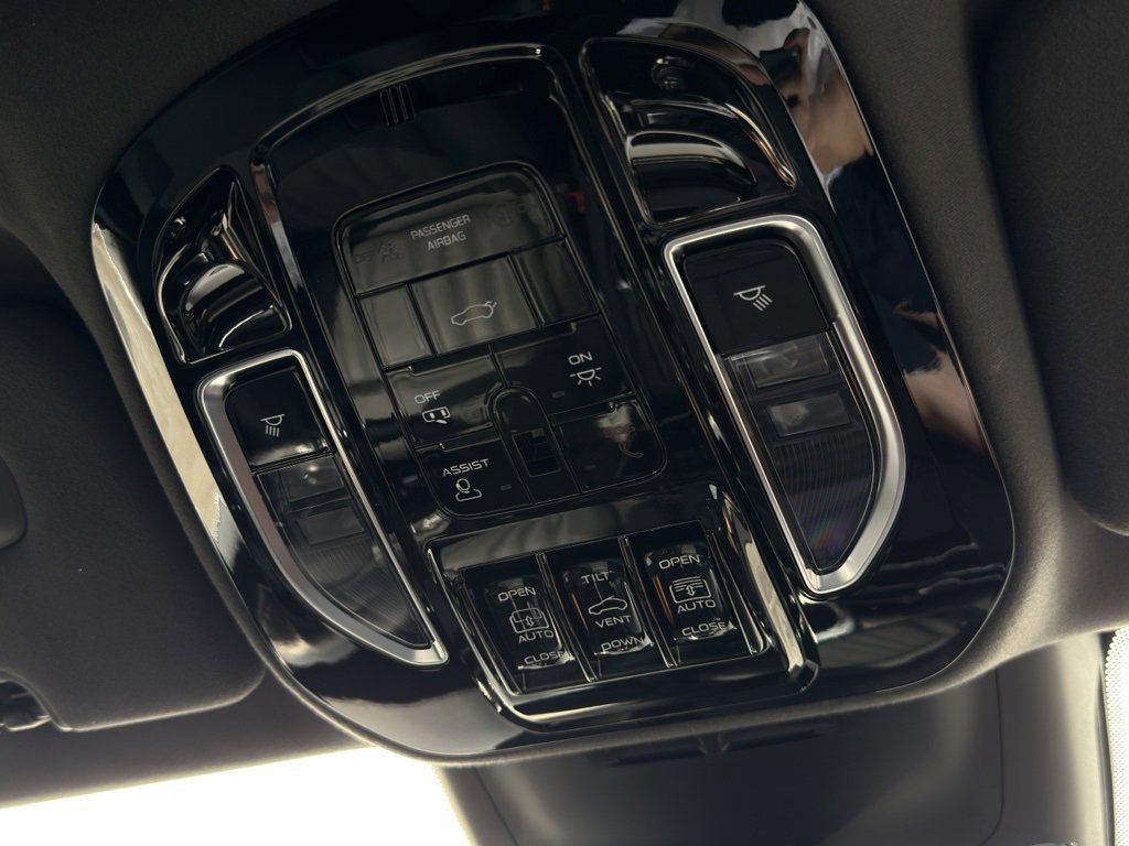 Used 2024 Maserati Grecale GT image 32