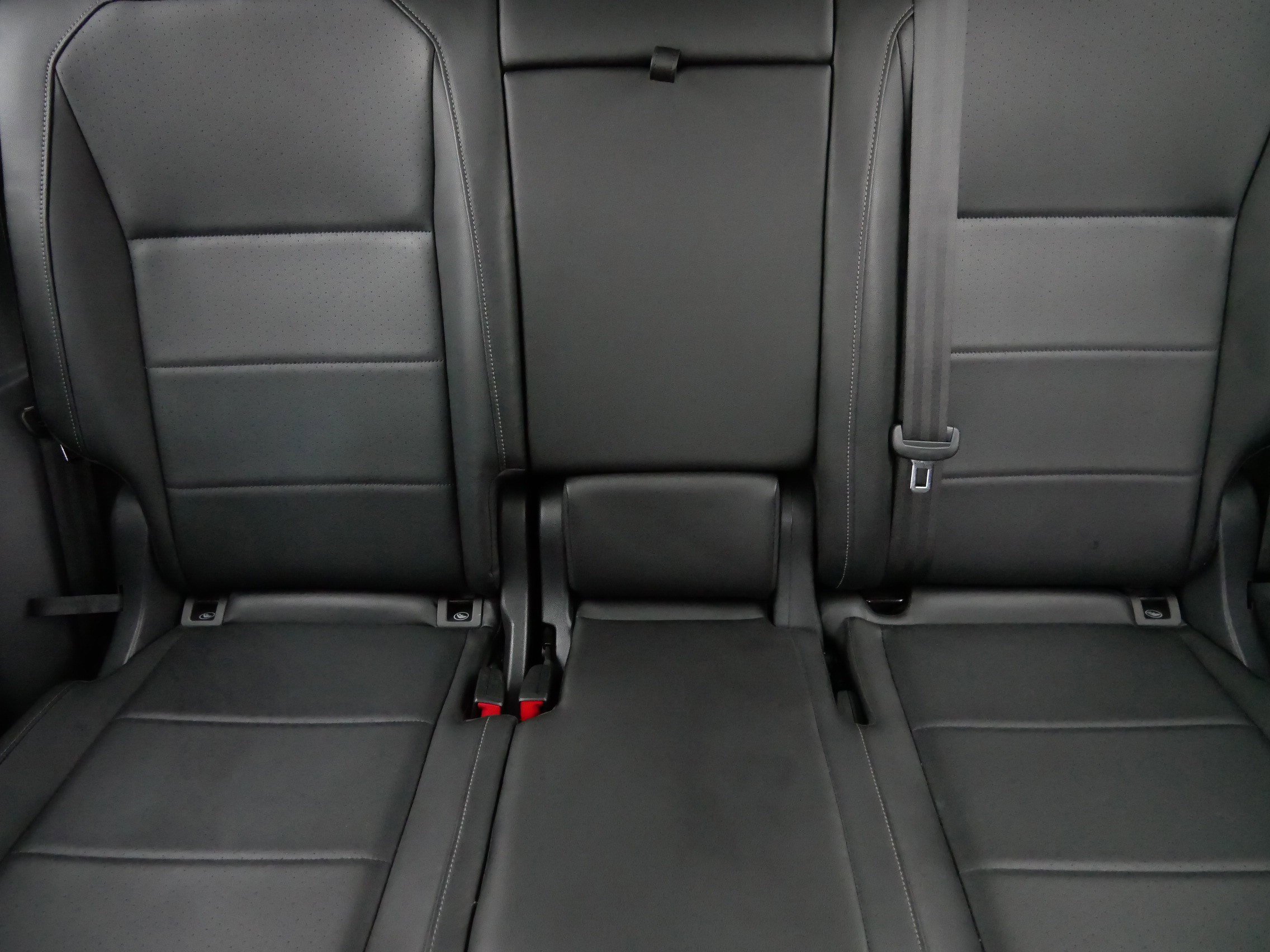 Certified 2020 Volkswagen Tiguan SE w/ Panoramic Sunroof Package image 13