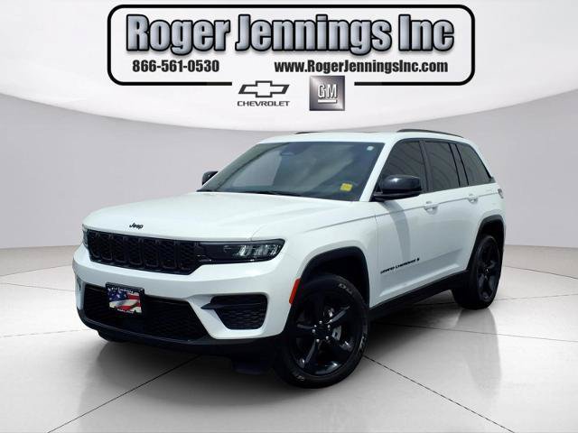 Used 2023 Jeep Grand Cherokee Altitude AWD/4WD image 1
