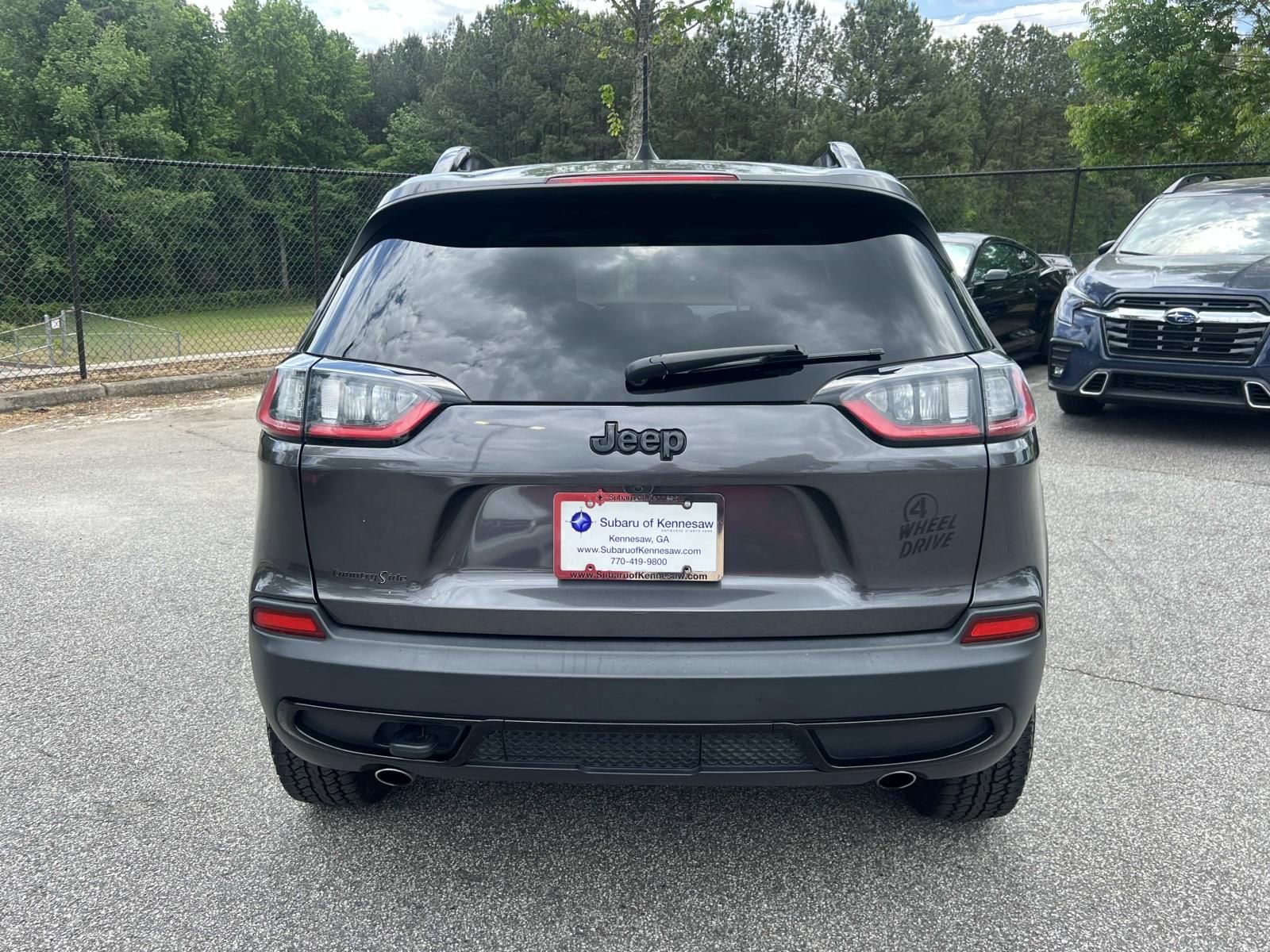 Used 2022 Jeep Cherokee Latitude AWD/4WD image 6