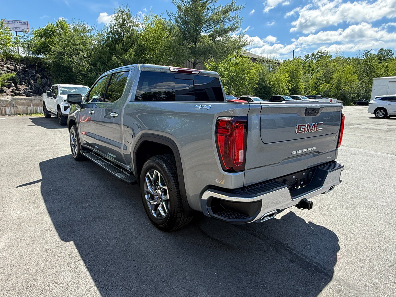 New 2026 GMC Sierra 1500 SLT w/ SLT Premium Package AWD/4WD image 3