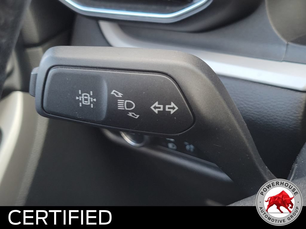 Certified 2024 Ford Explorer XLT w/ Equipment Group 202A RWD image 31