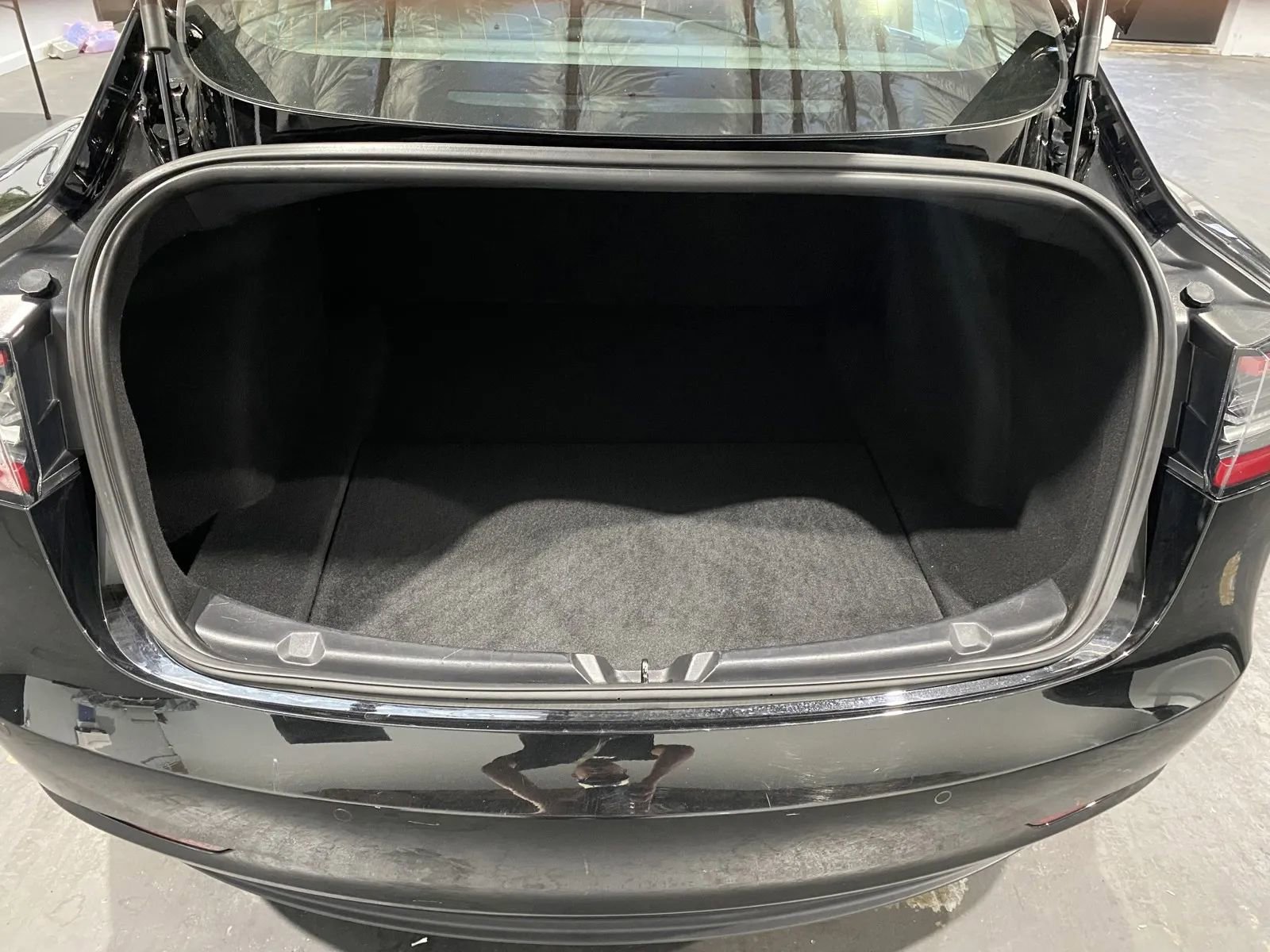 Used 2020 Tesla Model 3 Standard Range Plus image 8