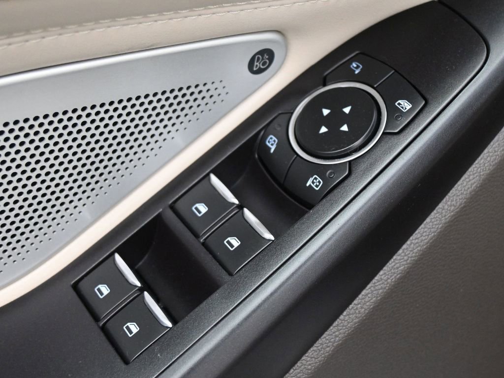 Used 2020 Ford Explorer Platinum w/ Premium Technology Package image 4