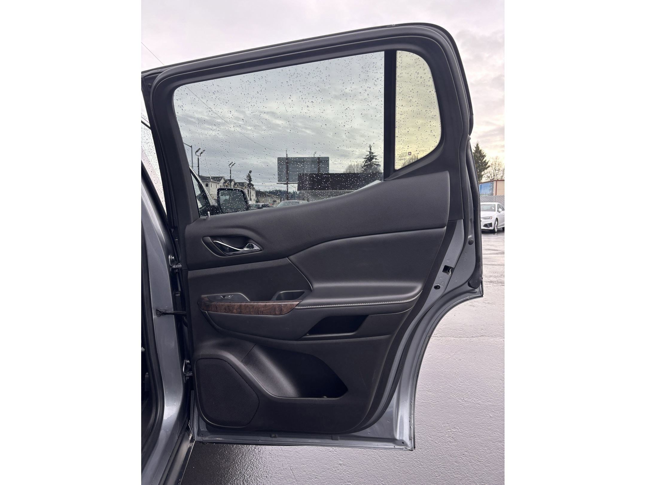 Used 2022 GMC Acadia Denali image 15