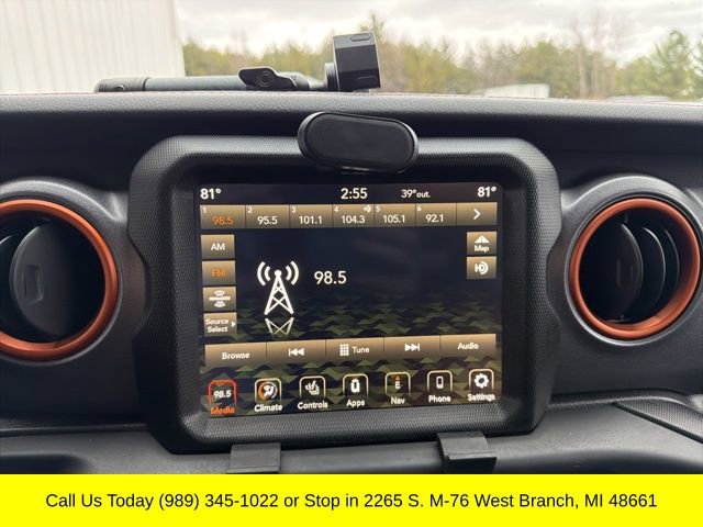 Used 2023 Jeep Gladiator Mojave w/ Cold Weather Group image 23