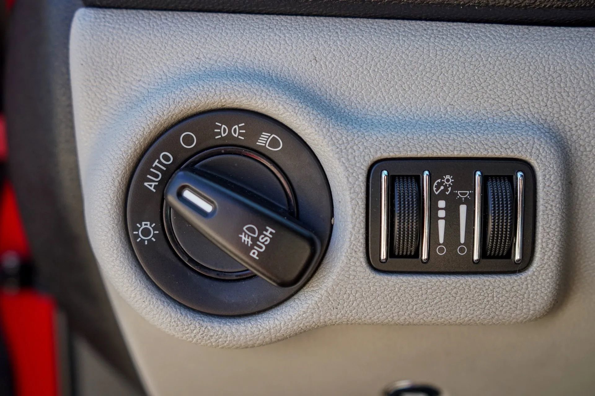 Used 2013 Dodge Dart SXT image 27