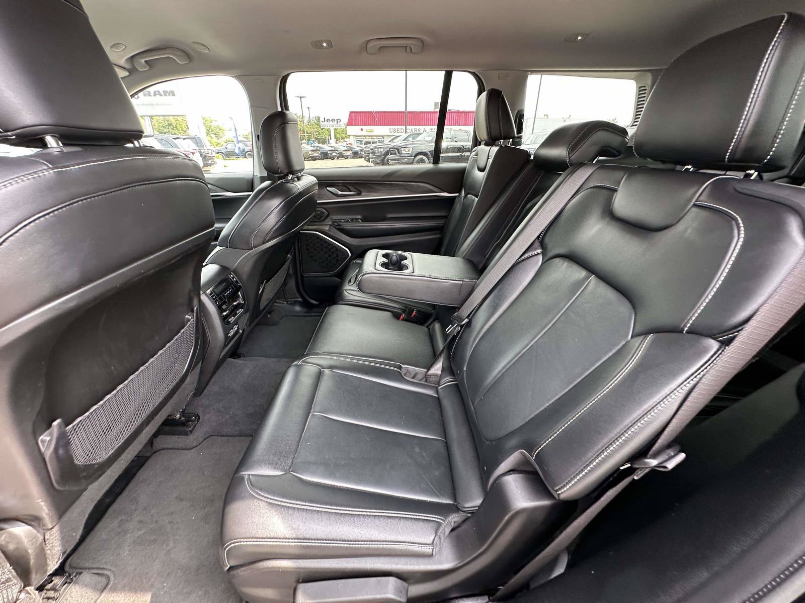 Used 2021 Jeep Grand Cherokee L Limited AWD/4WD image 36