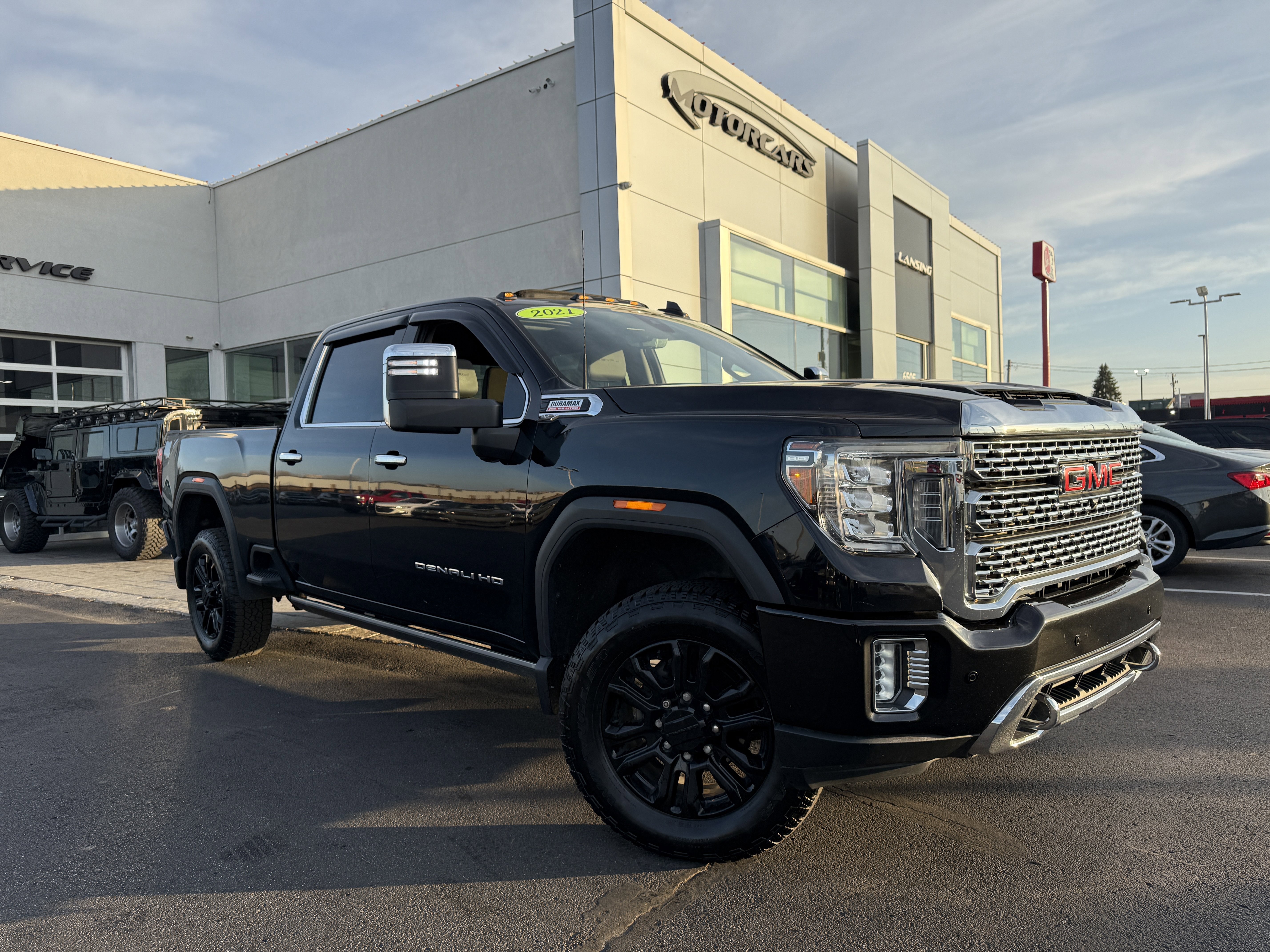 Used 2021 GMC Sierra 2500 Denali w/ Denali Black Diamond Edition image 8