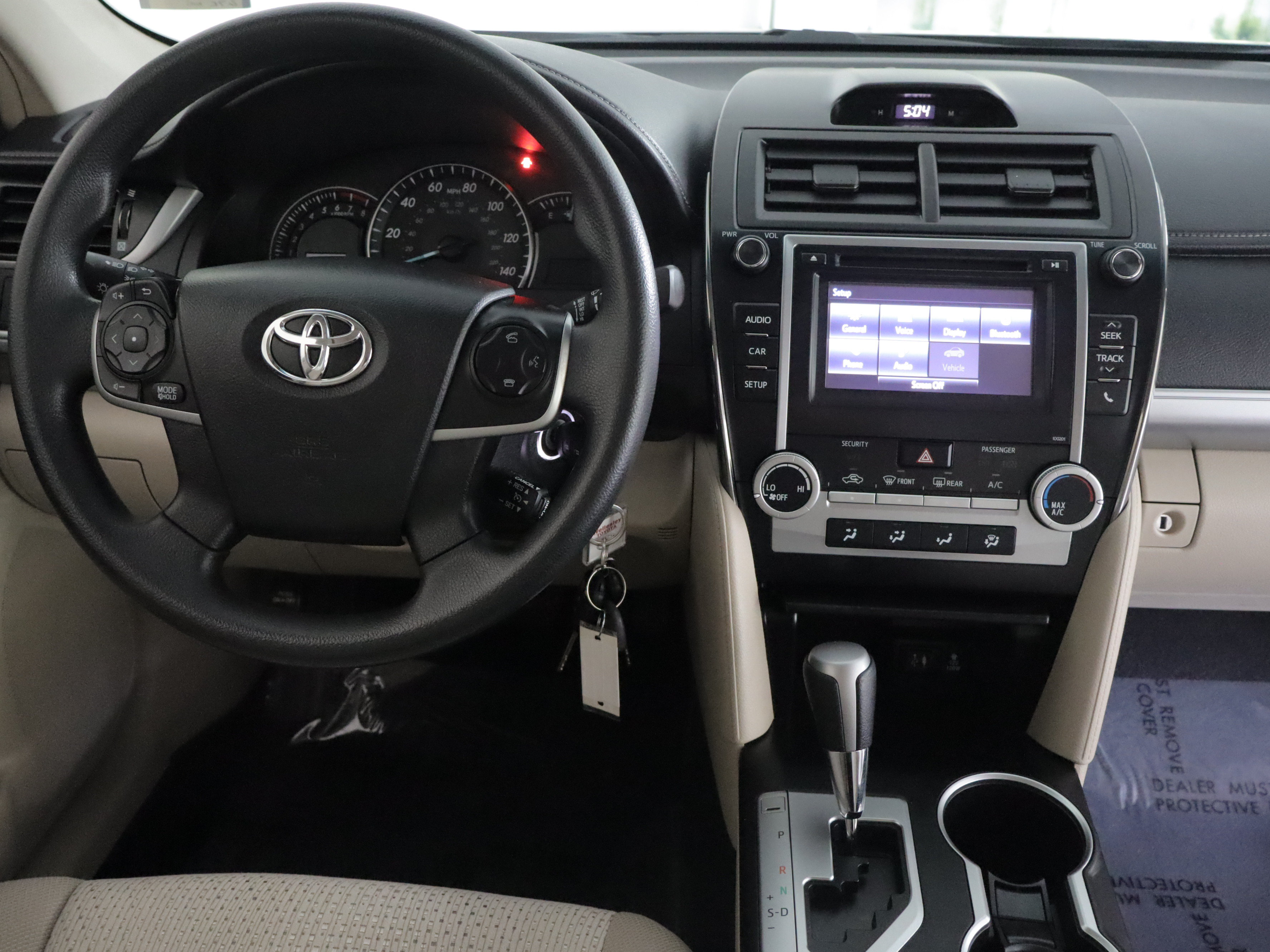 Used 2014 Toyota Camry FWD image 2
