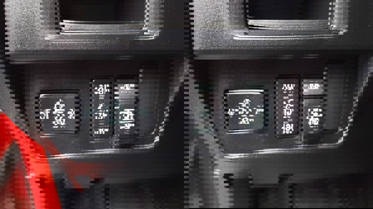 Used 2017 Toyota Tacoma TRD Off-Road image 25