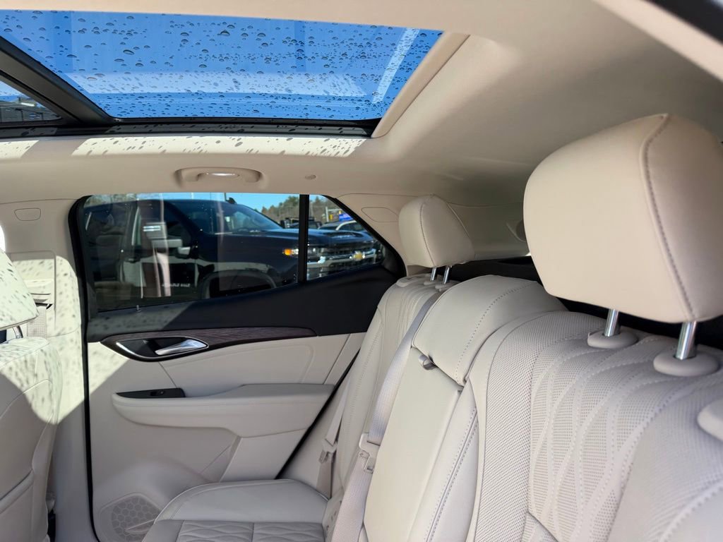 Used 2023 Buick Envision Avenir image 9