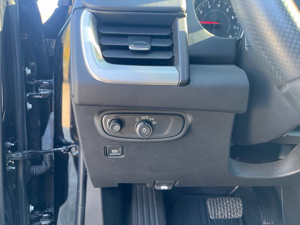 Used 2024 GMC Terrain SLE w/ Driver Convenience Package FWD image 24