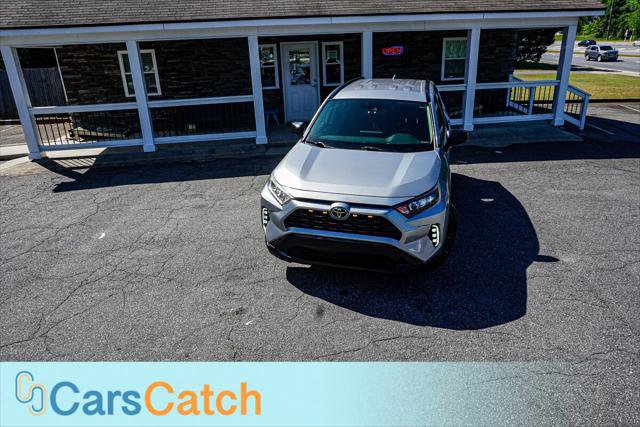 Used 2019 Toyota RAV4 LE w/ All Weather Liner Package AWD/4WD image 3