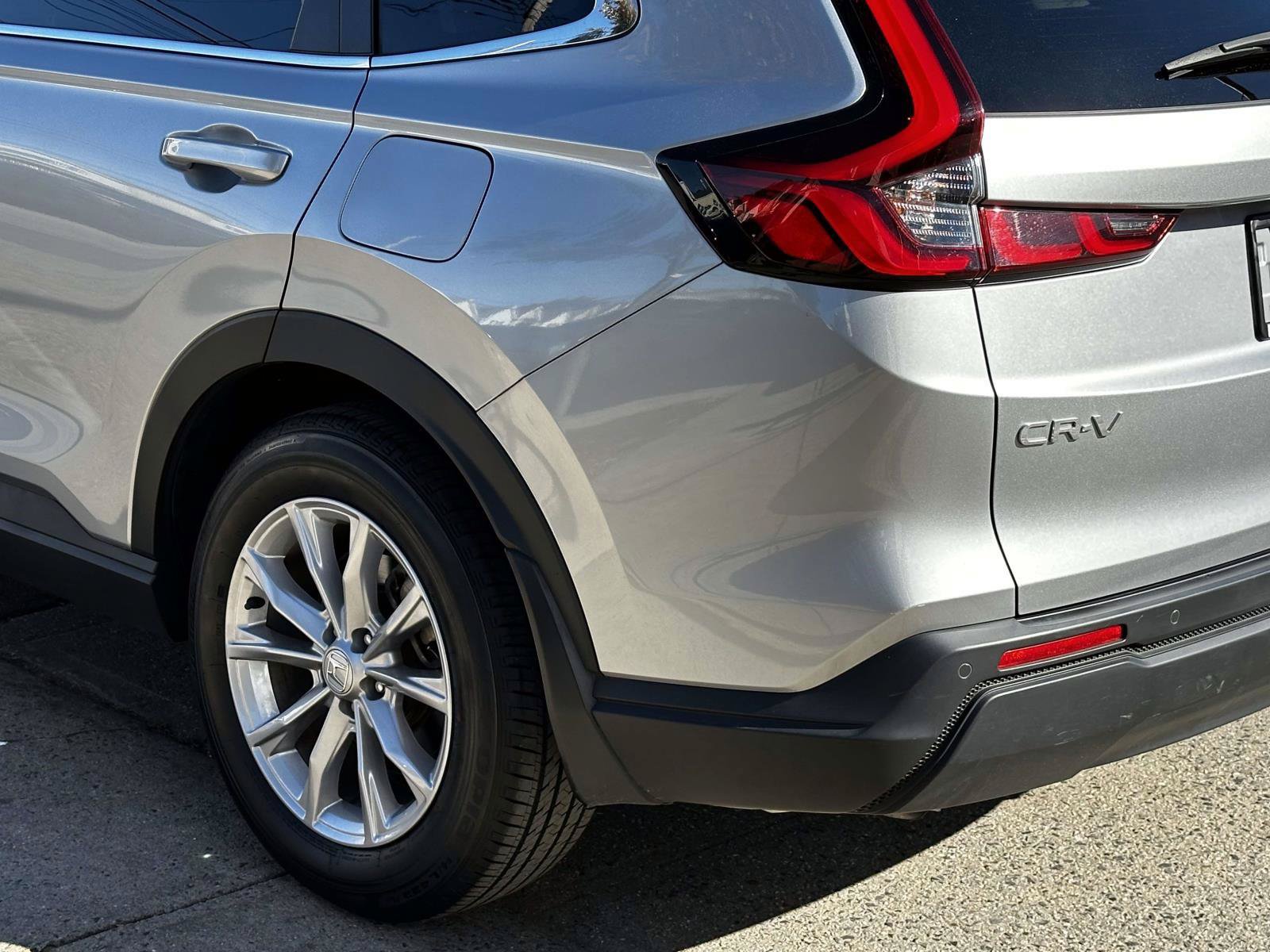 Used 2023 Honda CR-V EX-L image 10