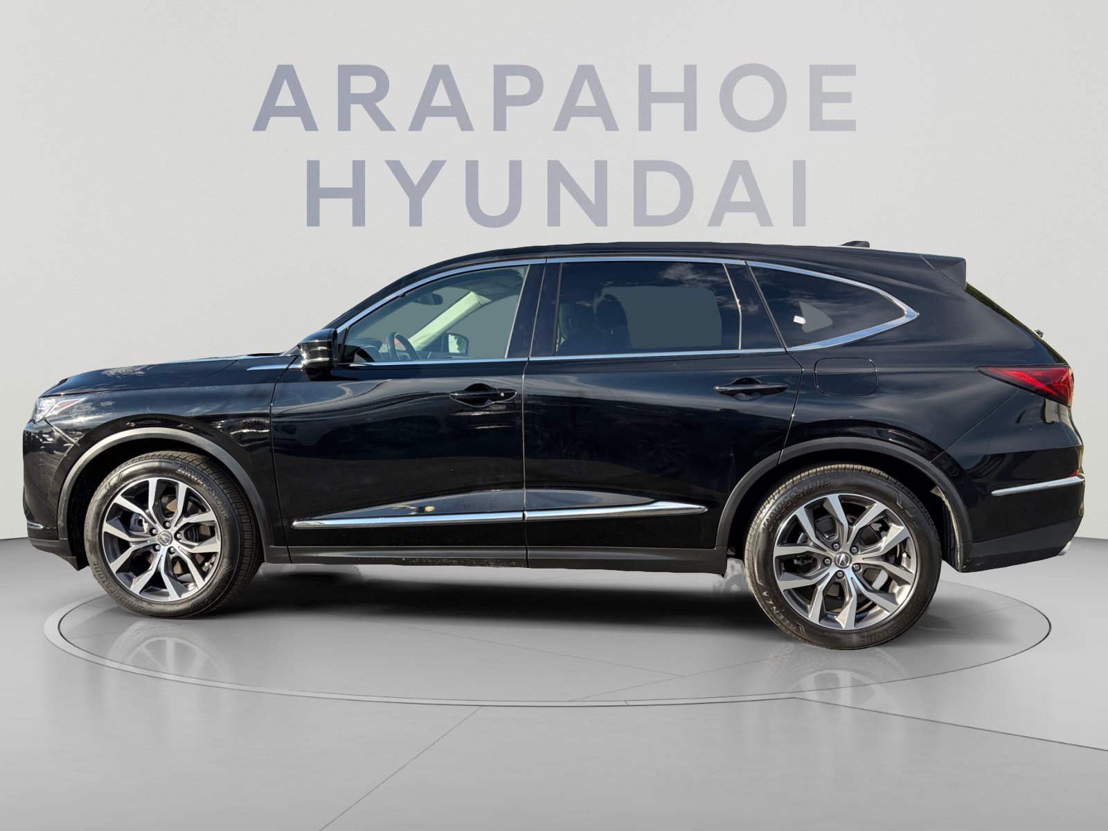 Used 2023 Acura MDX SH-AWD w/ Technology Package image 2