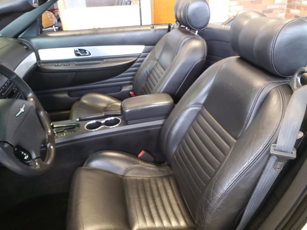 Used 2002 Ford Thunderbird Deluxe image 6