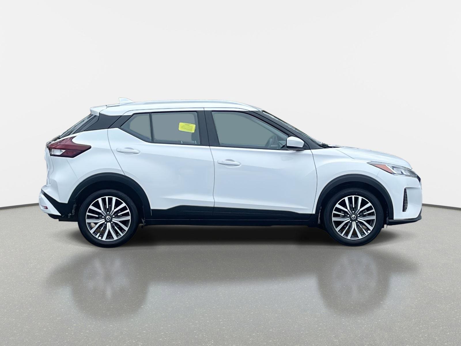 Used 2021 Nissan Kicks SV image 4