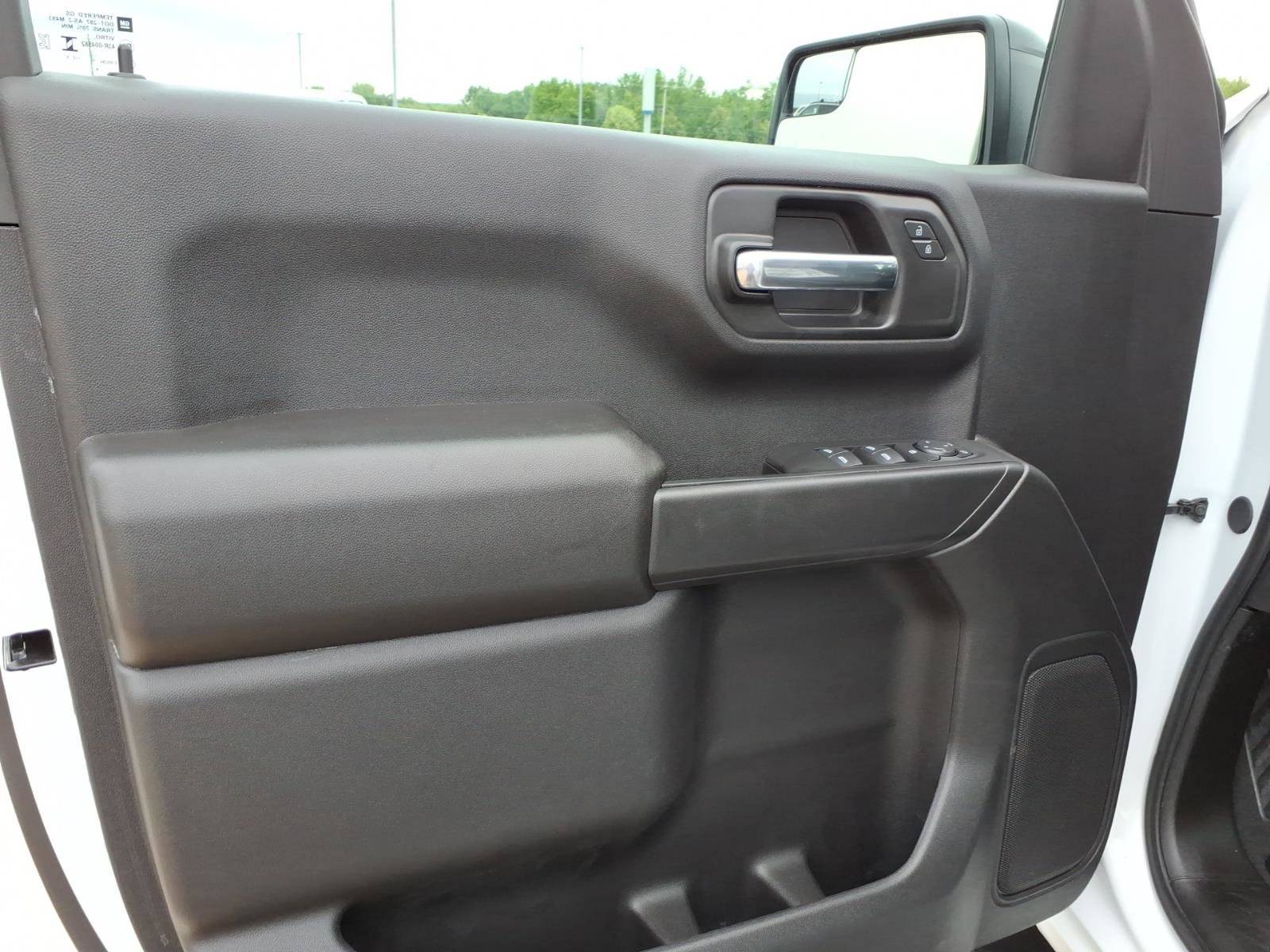 Used 2025 Chevrolet Silverado 1500 Custom Trail Boss AWD/4WD image 10