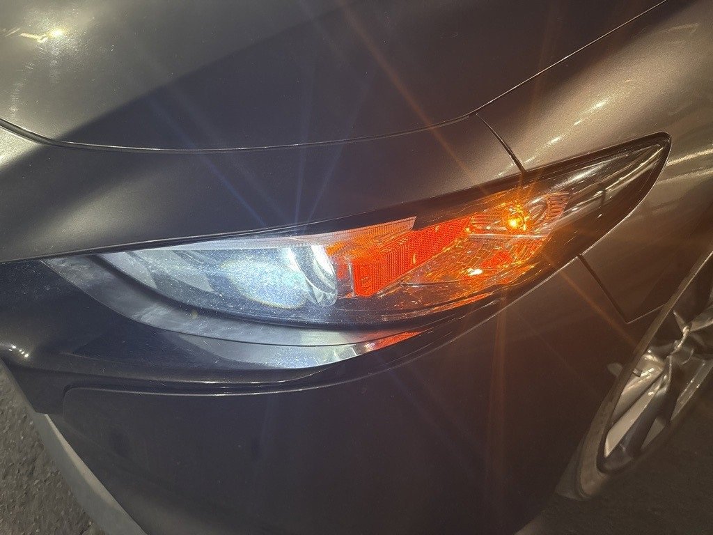 Used 2022 MAZDA MAZDA3 s image 7