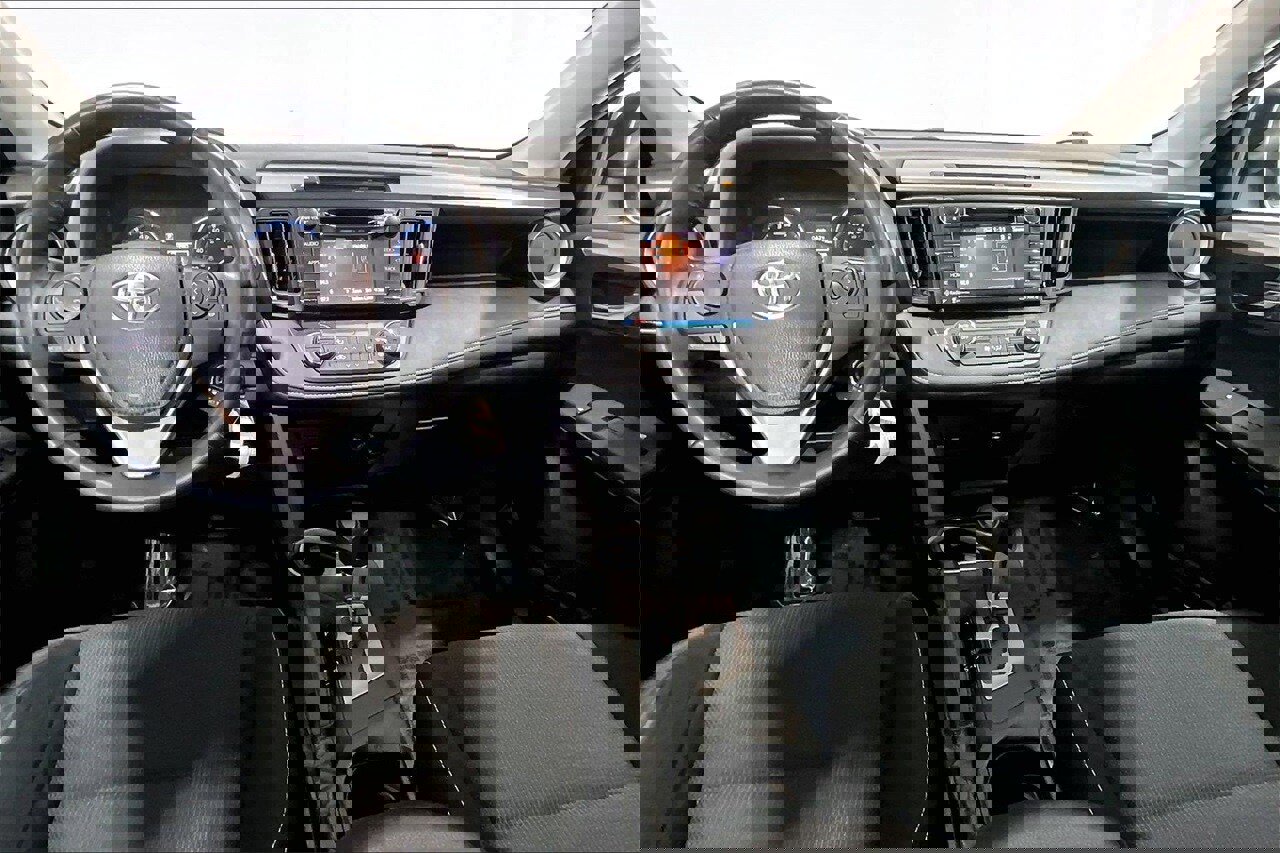 Used 2016 Toyota RAV4 XLE image 15