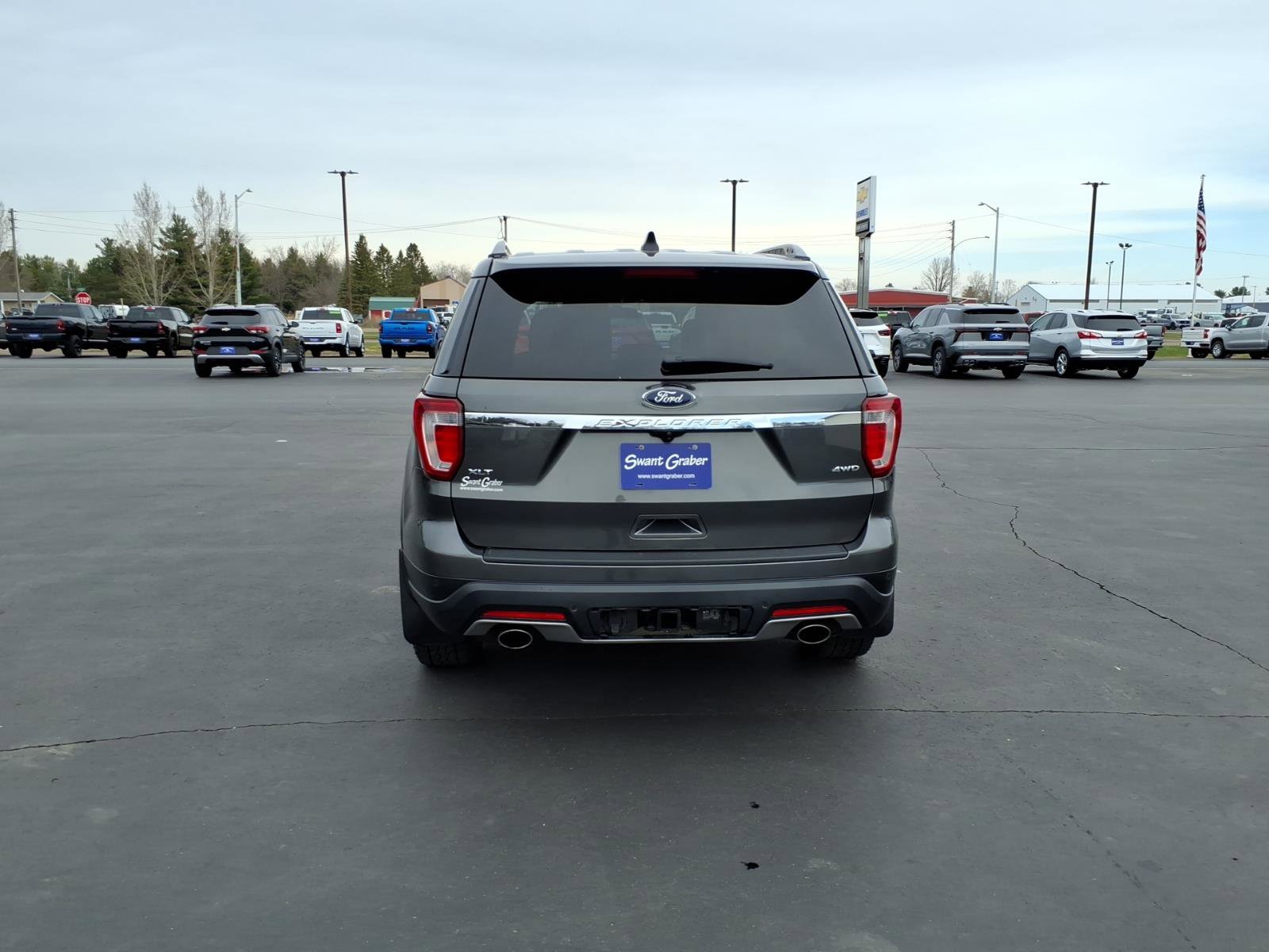 Used 2018 Ford Explorer XLT AWD/4WD image 5