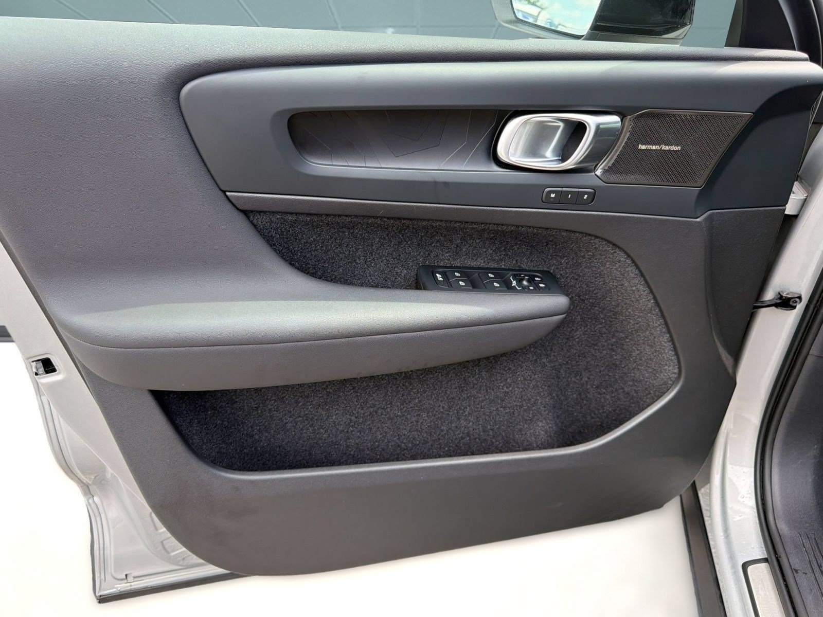 Certified 2023 Volvo C40 P8 Recharge Ultimate AWD/4WD image 13