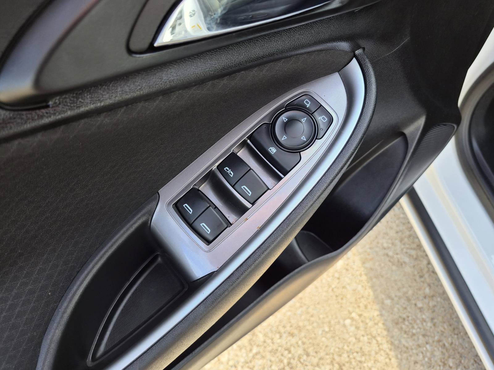 Used 2025 Chevrolet Malibu LT FWD image 18