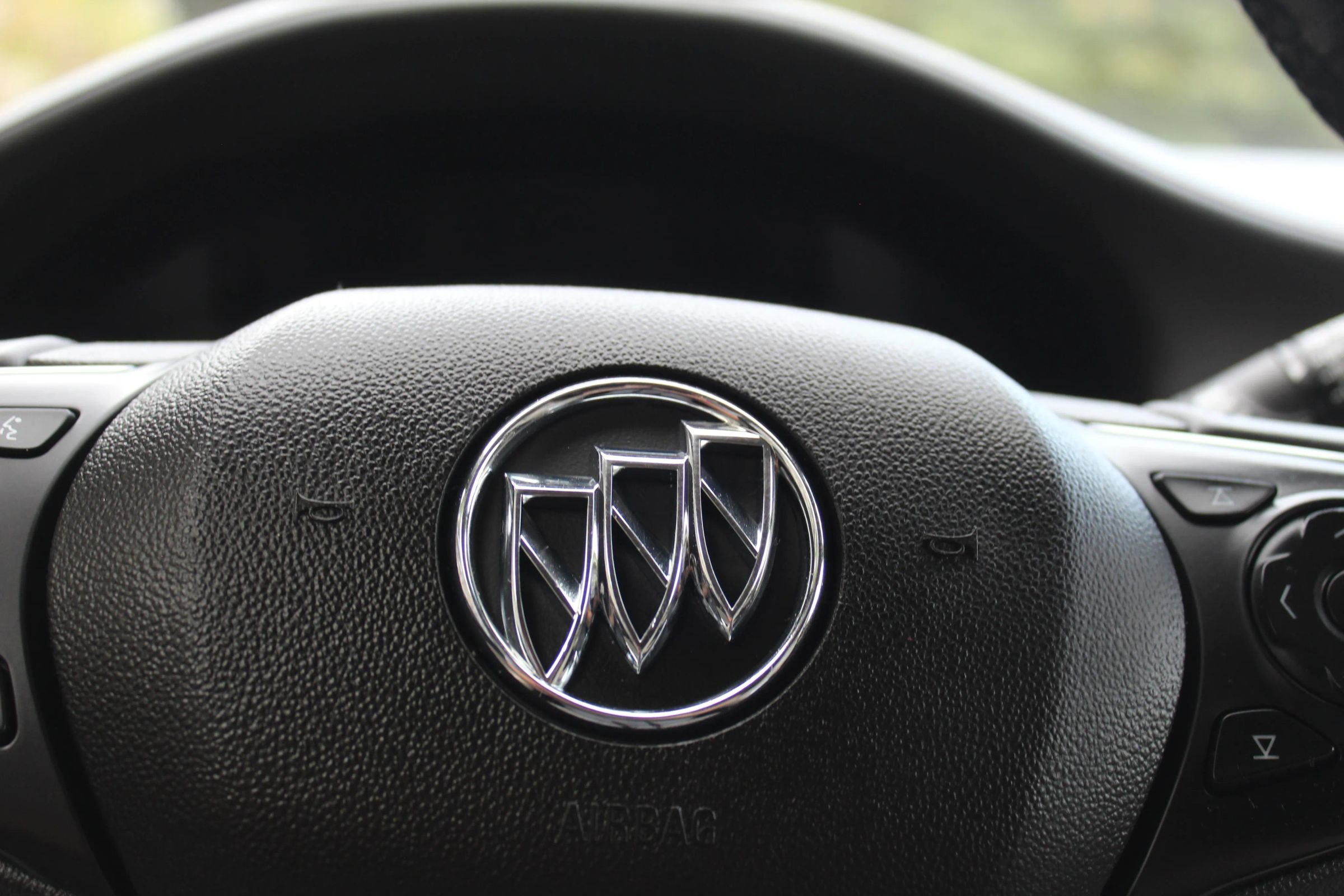 Used 2019 Buick Enclave Essence image 35