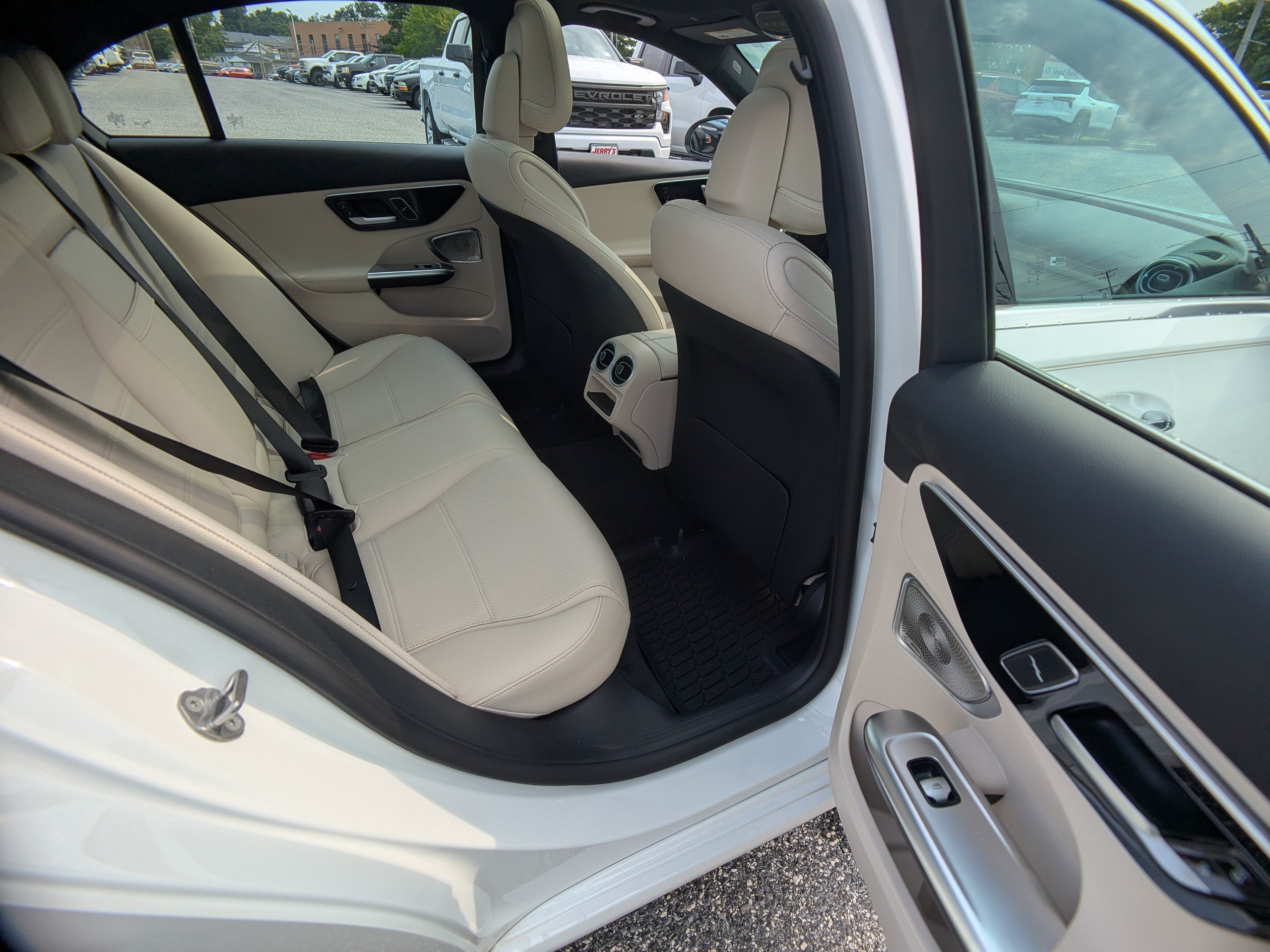 Used 2023 Mercedes-Benz C 300 4MATIC Sedan w/ Exclusive Trim Package image 13