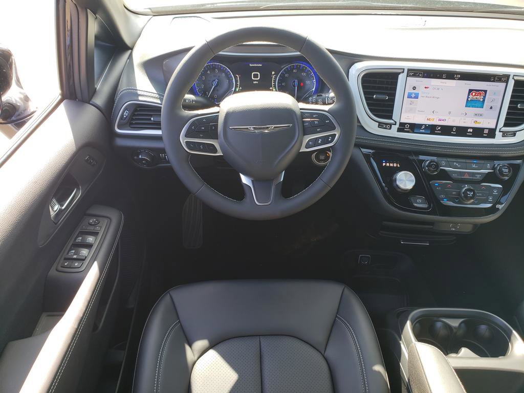 New 2026 Chrysler Pacifica Select image 17