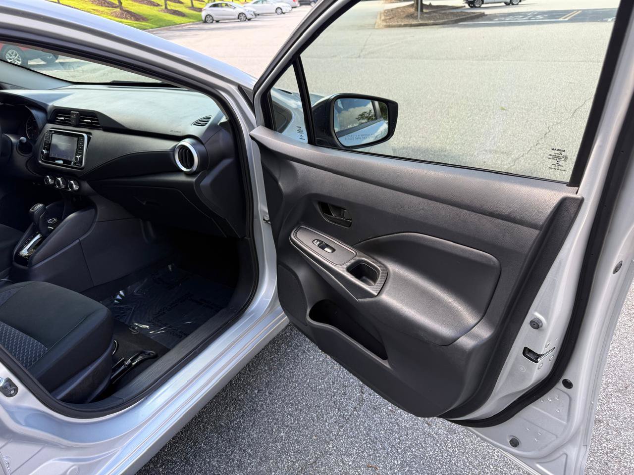 Used 2020 Nissan Versa S FWD image 15