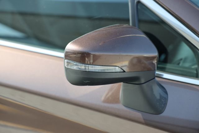 Used 2019 Subaru Outback 3.6R Touring w/ Popular Package #3A image 8