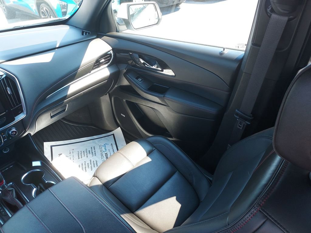 Used 2023 Chevrolet Traverse RS image 11