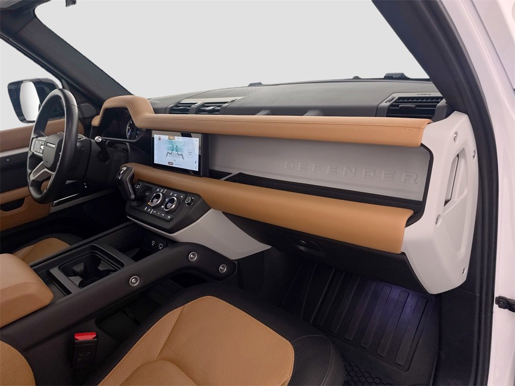 Used 2023 Land Rover Defender 110 X-Dynamic SE image 32