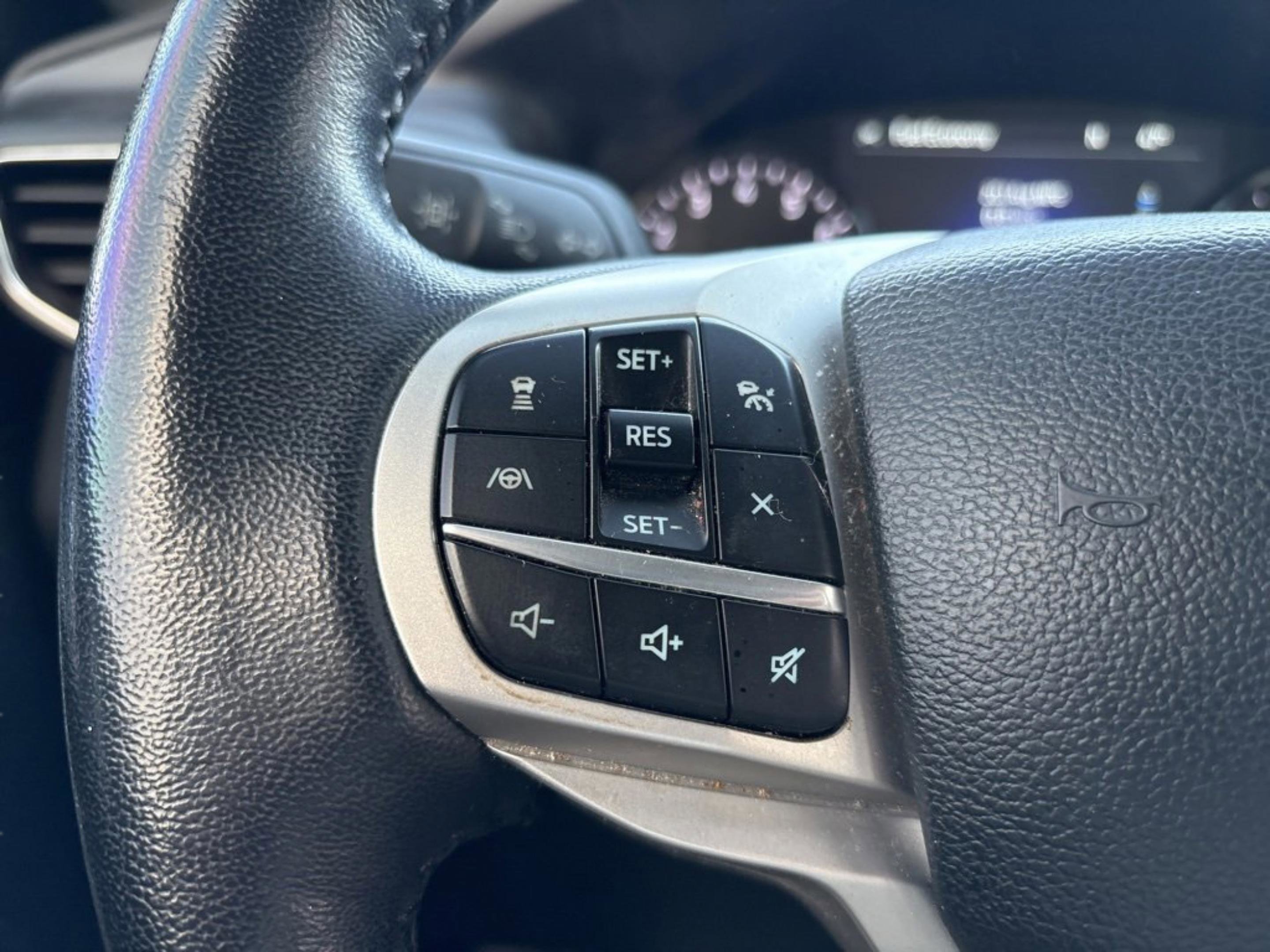 Used 2023 Ford Explorer XLT w/ Equipment Group 202A image 13