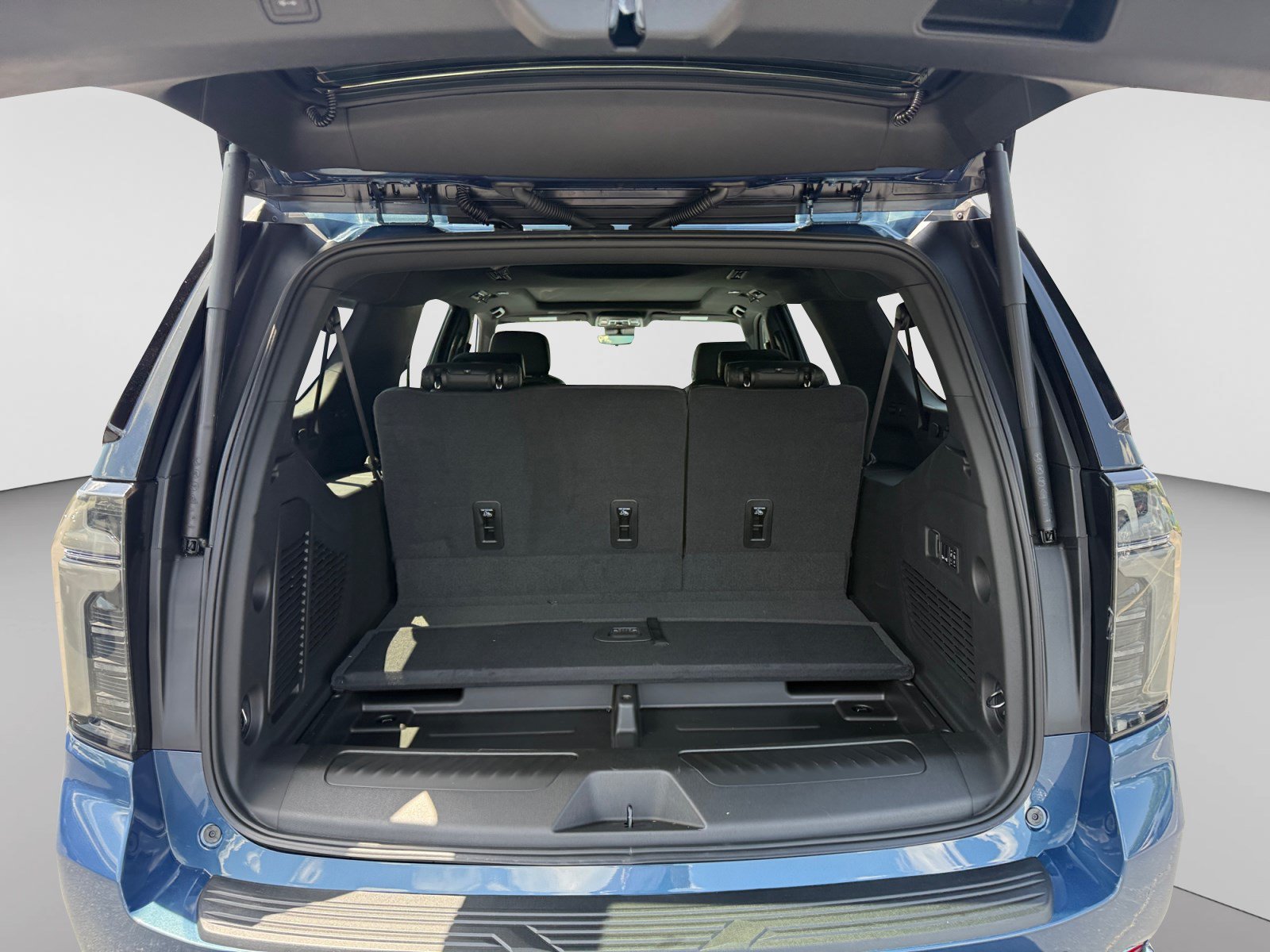 New 2026 Chevrolet Suburban LT w/ Advanced Technology Package RWD image 17