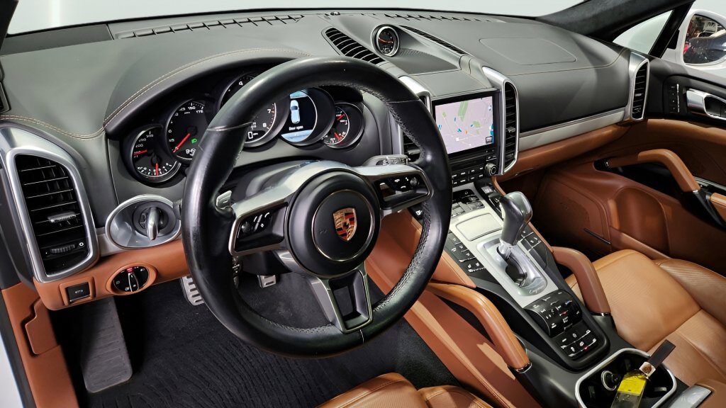 Used 2017 Porsche Cayenne GTS AWD/4WD image 17