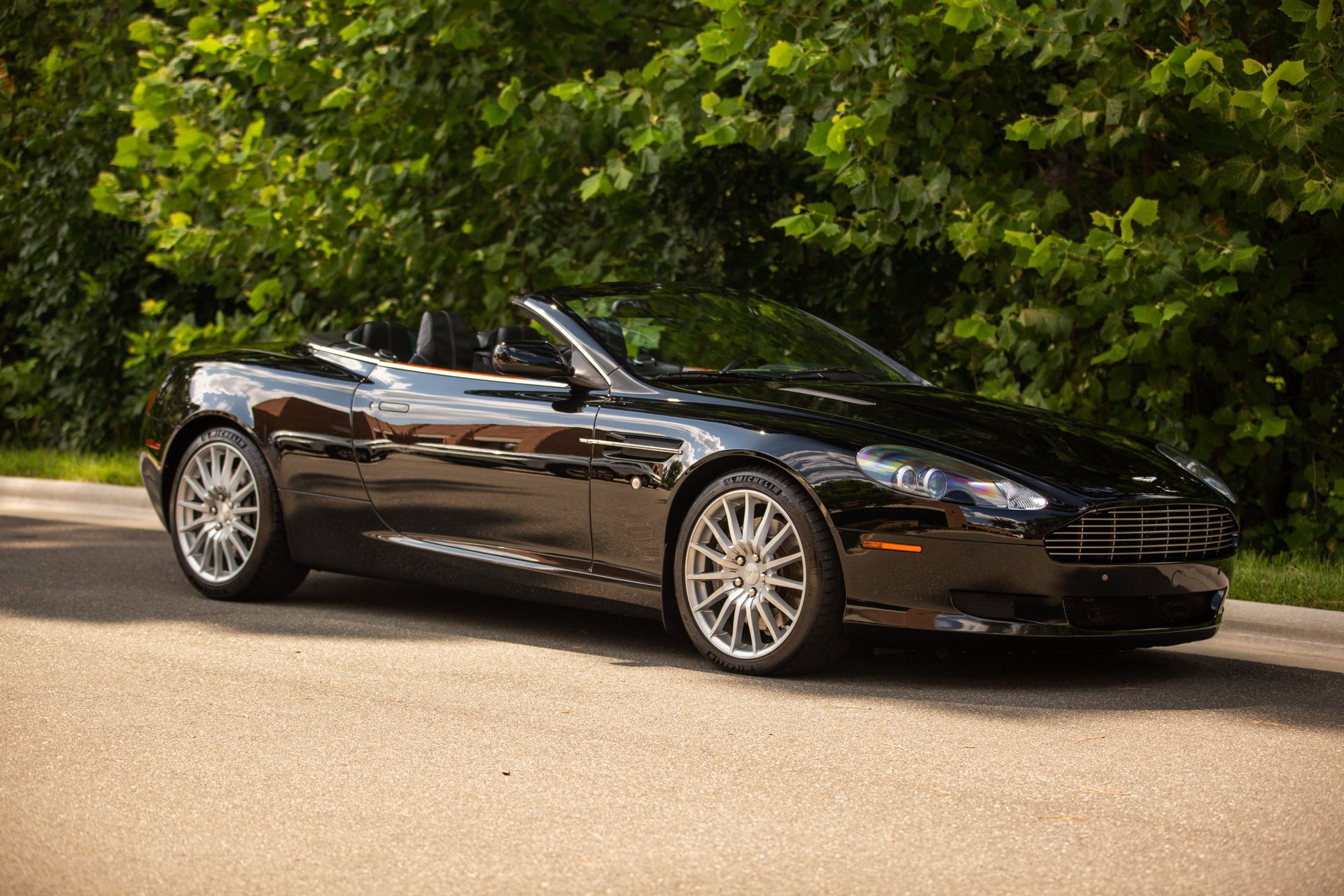 Used 2007 Aston Martin DB9 Volante RWD image 12